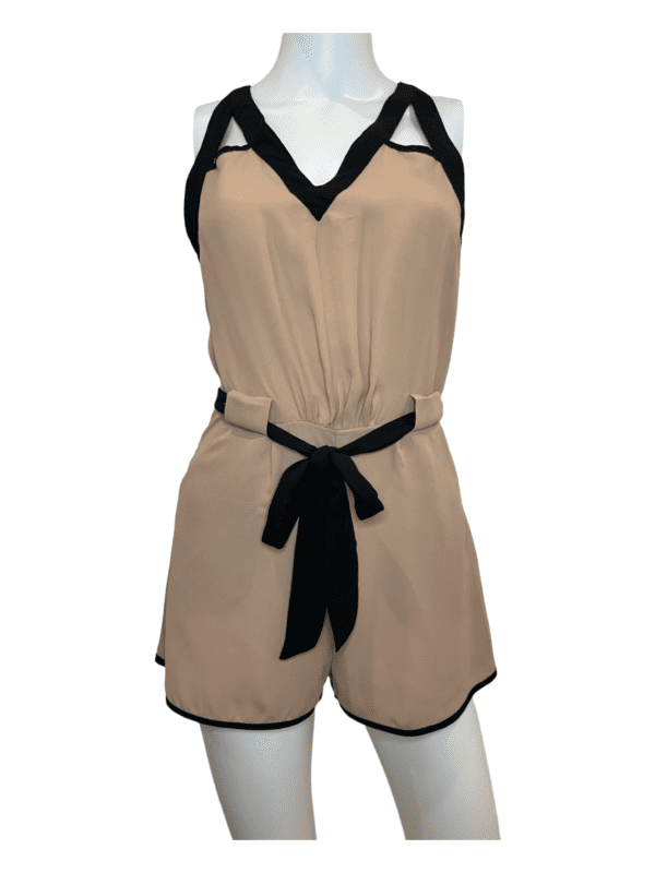 Lookbook Store Romper (Size 4)